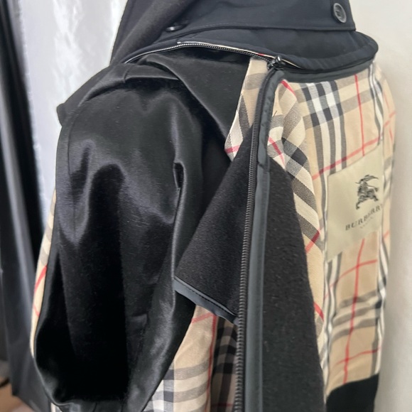 Burberry Black Long Trench Coat Man’s EU 42R - Picture 10 of 17